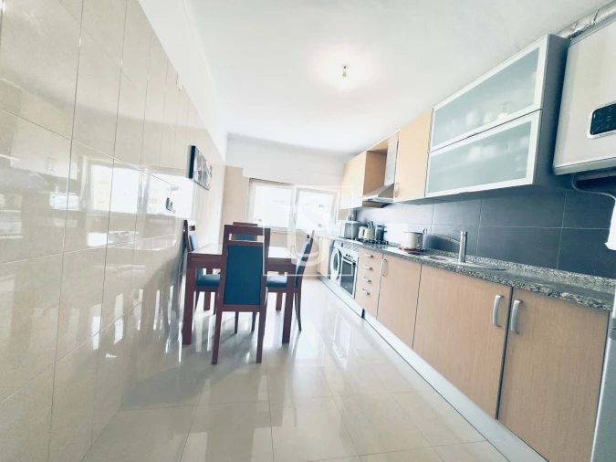 Apartamento T2 para Venda em Agualva e Mira-Sintra Foto 46