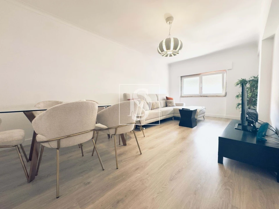 Apartamento T2 para Venda em Agualva e Mira-Sintra Foto 1