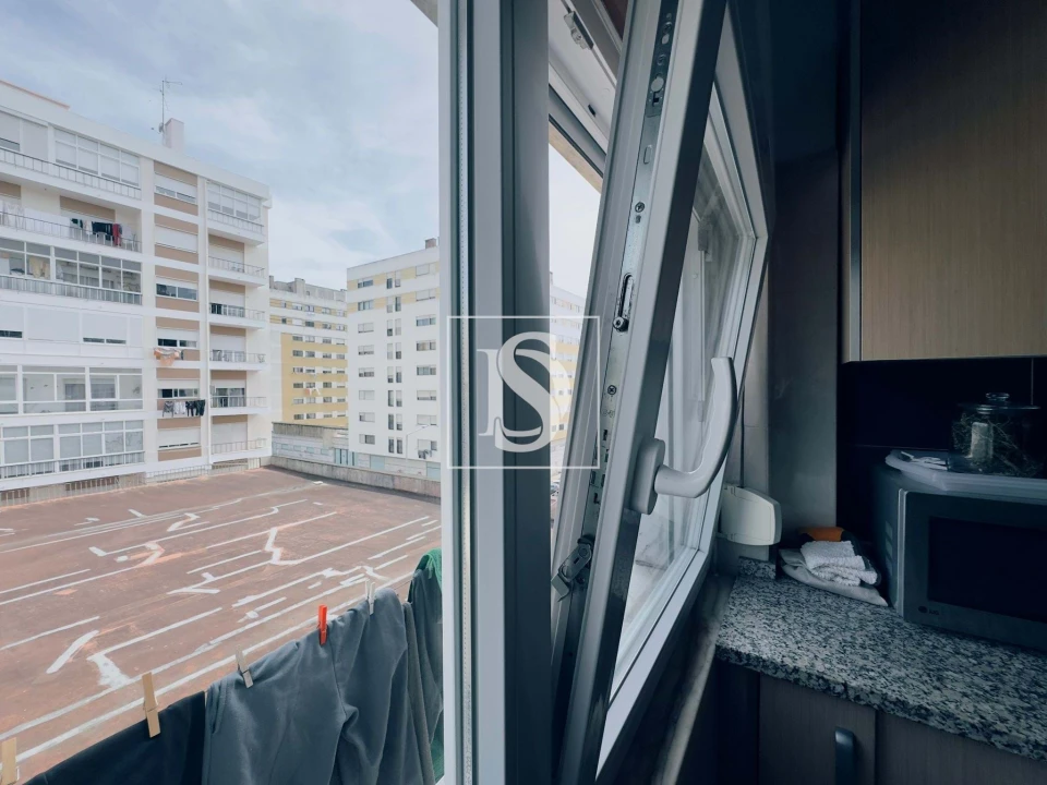 Apartamento T2 para Venda em Agualva e Mira-Sintra Foto 40