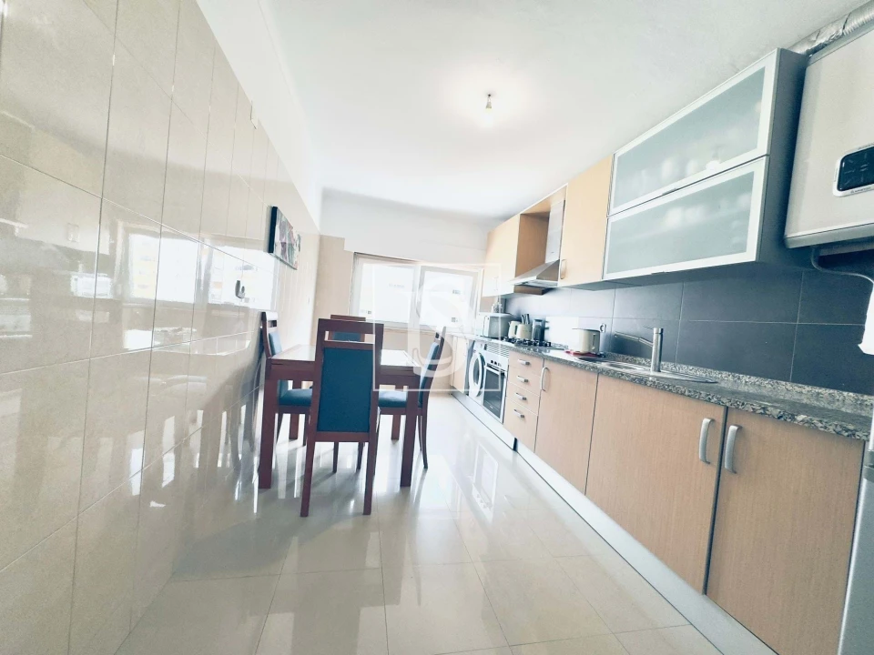 Apartamento T2 para Venda em Agualva e Mira-Sintra Foto 46