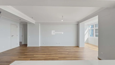Apartamento T4 para Arrendamento em Olivais