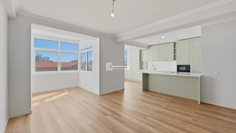 Apartamento T4 para Arrendamento em Olivais