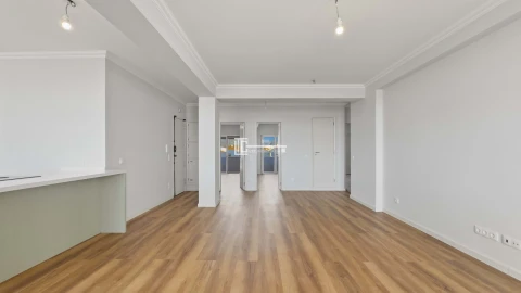 Apartamento T4 para Arrendamento em Olivais