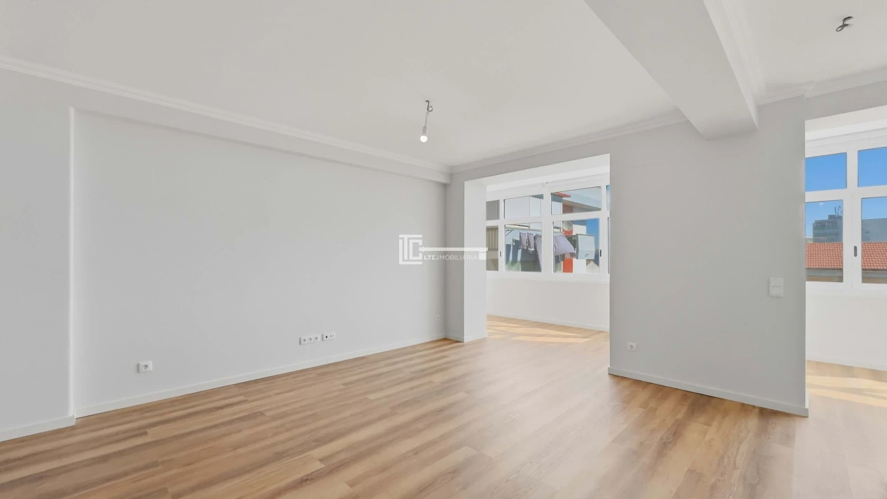 Apartamento T4 para Arrendamento em Olivais Foto 9