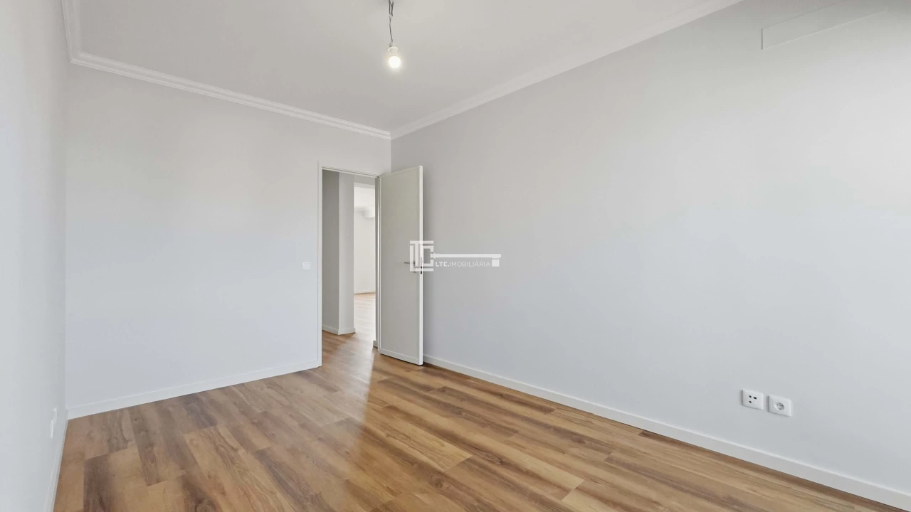 Apartamento T4 para Arrendamento em Olivais Foto 24