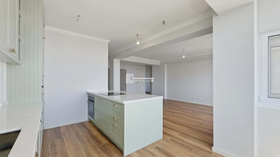 Apartamento T4 para Arrendamento em Olivais Foto 4