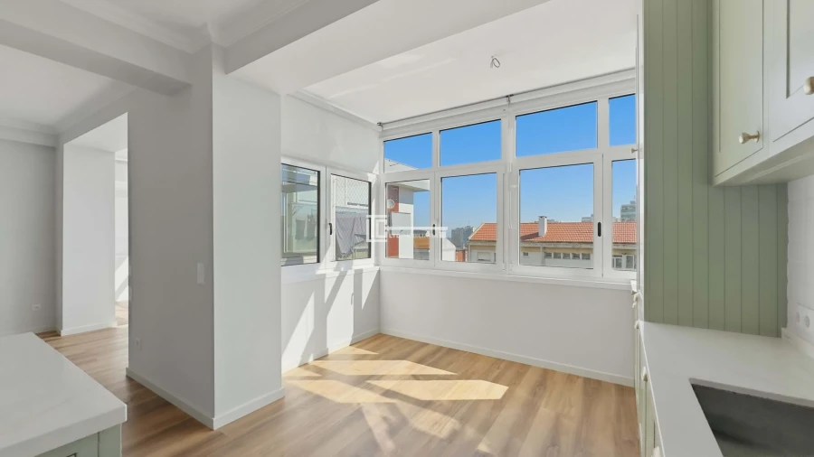 Apartamento T4 para Arrendamento em Olivais Foto 11