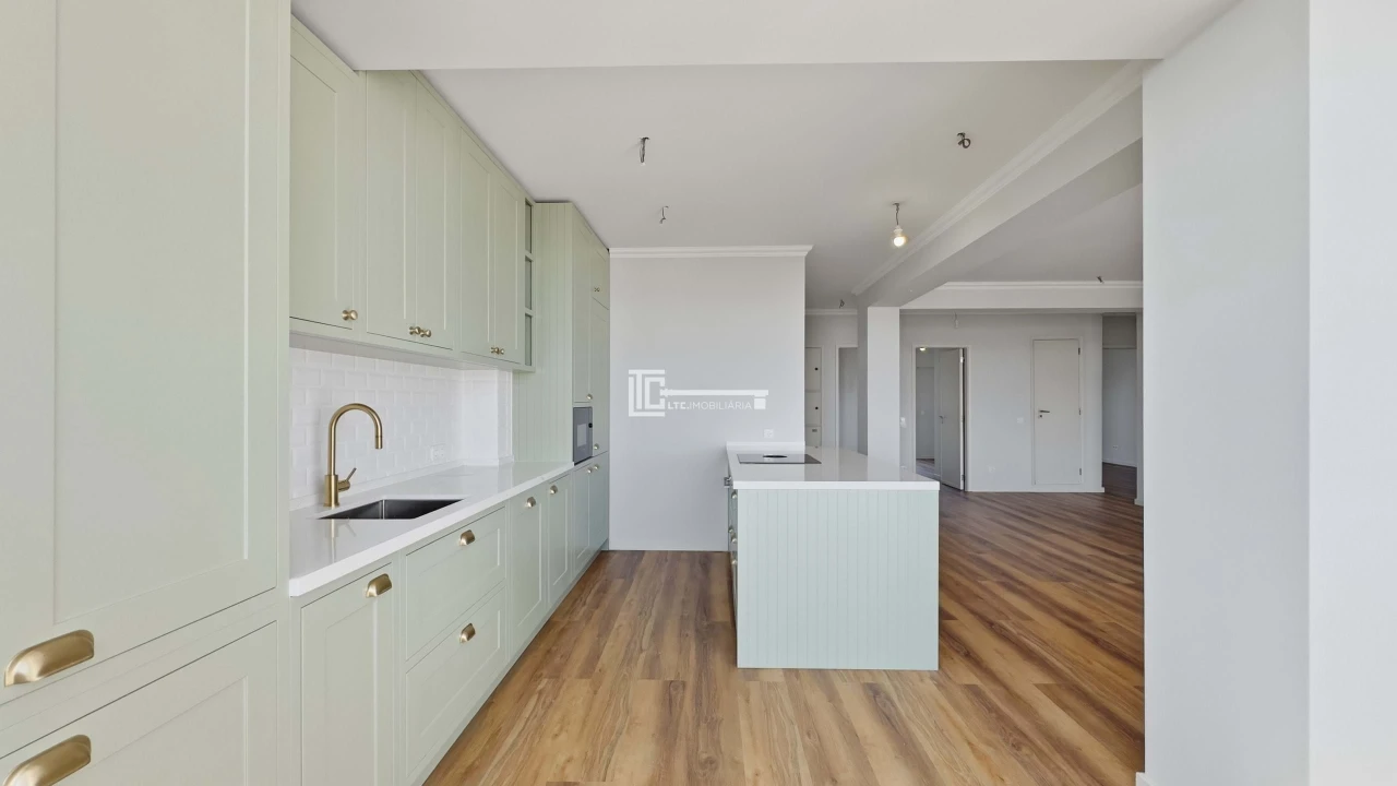 Apartamento T4 para Arrendamento em Olivais Foto 2