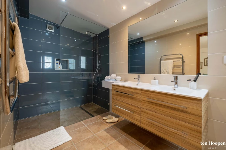 Moradia T4 para Venda em Luz Foto 18