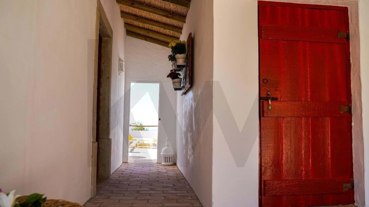 Moradia T4 para Venda em Santa Barbara de Nexe Foto 28