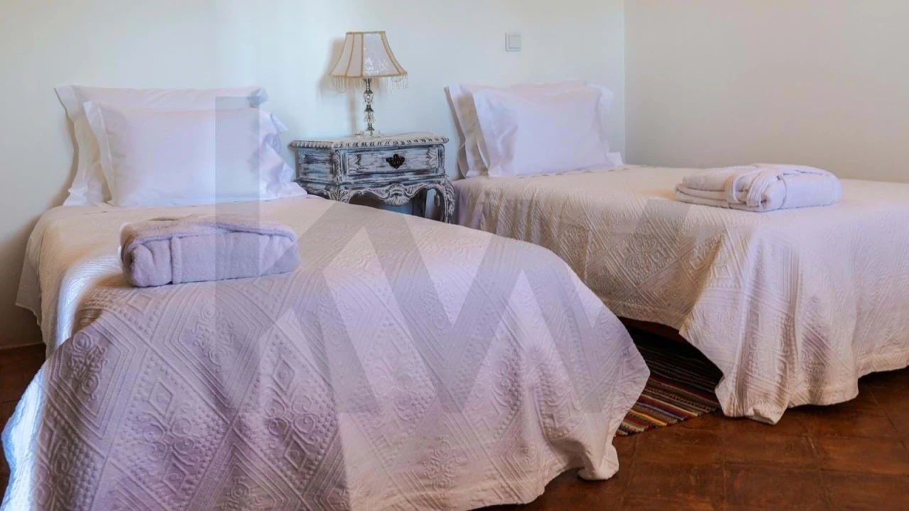 Moradia T4 para Venda em Santa Barbara de Nexe Foto 16