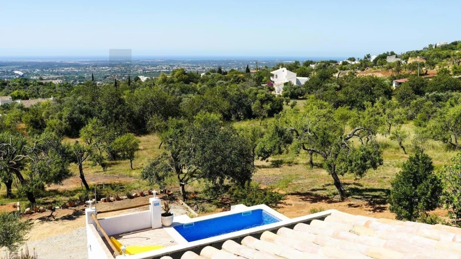 Moradia T4 para Venda em Santa Barbara de Nexe Foto 4