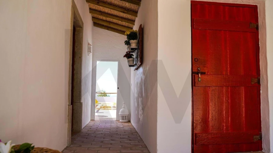 Moradia T4 para Venda em Santa Barbara de Nexe Foto 28