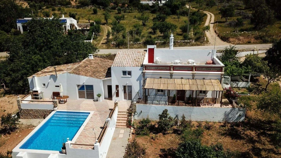 Moradia T4 para Venda em Santa Barbara de Nexe Foto 27