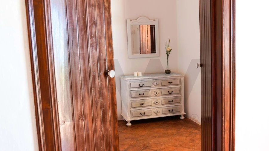 Moradia T4 para Venda em Santa Barbara de Nexe Foto 24