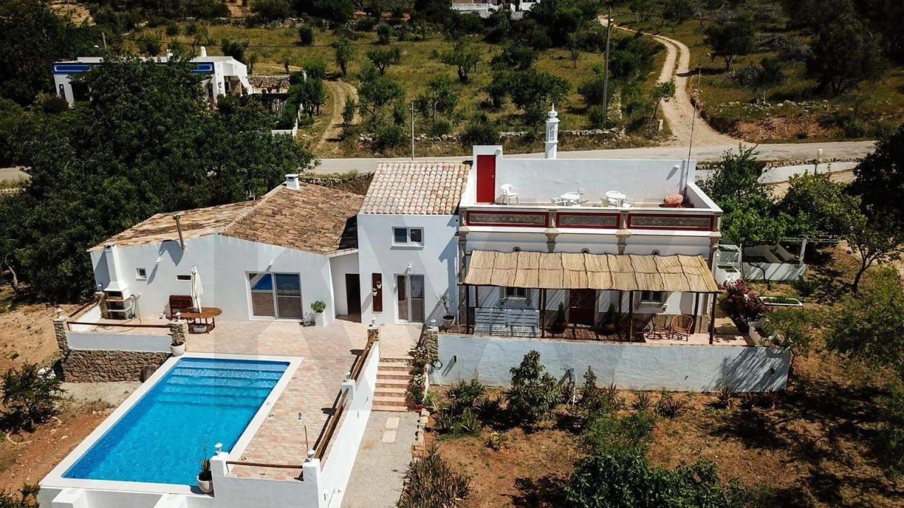 Moradia T4 para Venda em Santa Barbara de Nexe Foto 27