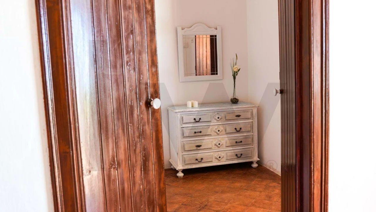 Moradia T4 para Venda em Santa Barbara de Nexe Foto 24