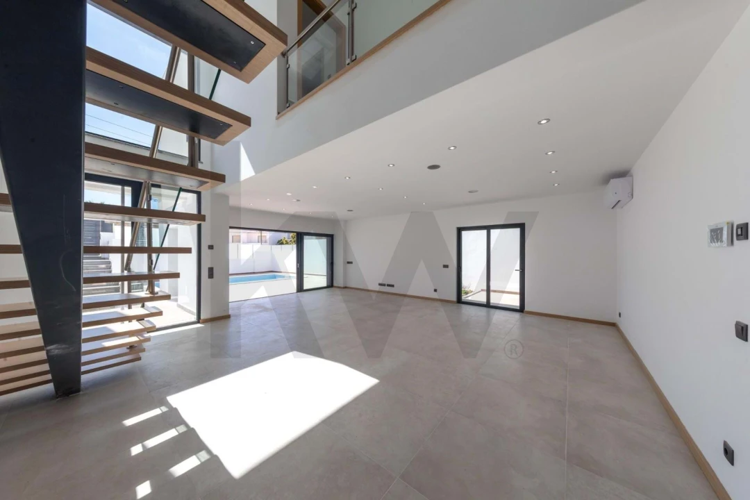 Moradia T4 para Venda em Portimão Foto 7