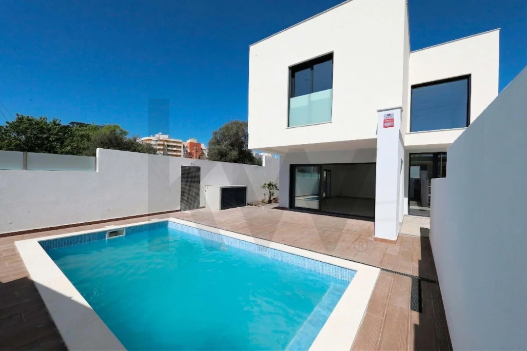 Moradia T4 para Venda em Portimão Foto 1