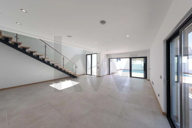 Moradia T4 para Venda em Portimão Foto 8