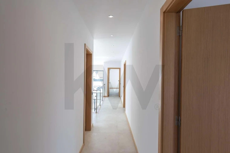 Moradia T4 para Venda em Portimão Foto 17