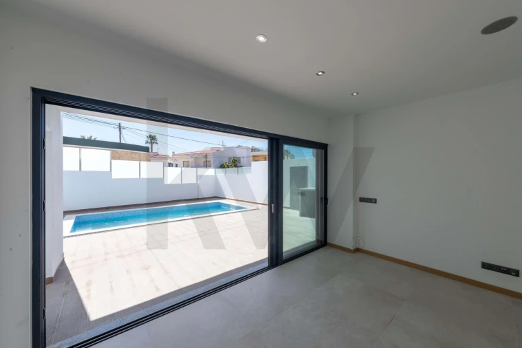 Moradia T4 para Venda em Portimão Foto 6