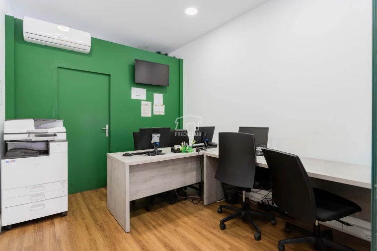 Negócio para Venda em Caniço Foto 12