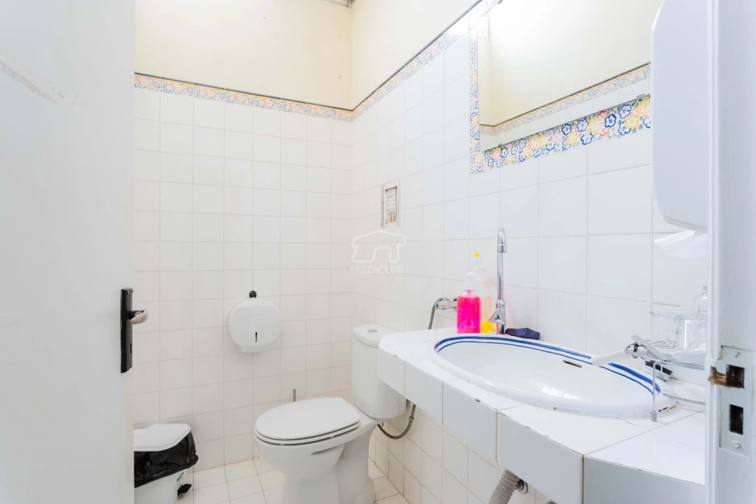 Negócio para Venda em Caniço Foto 14