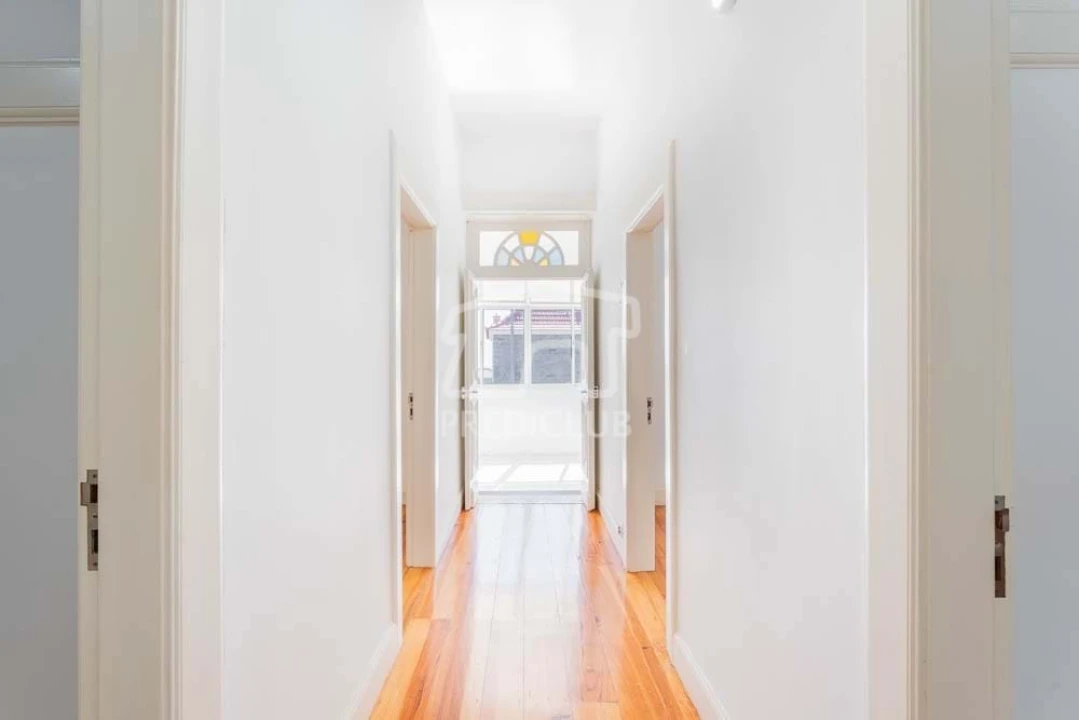 Moradia T4 para Venda em Ribeira Brava Foto 18