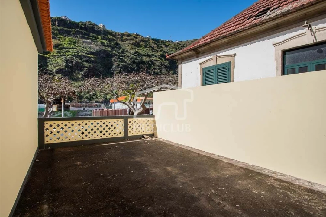 Moradia T4 para Venda em Ribeira Brava Foto 30