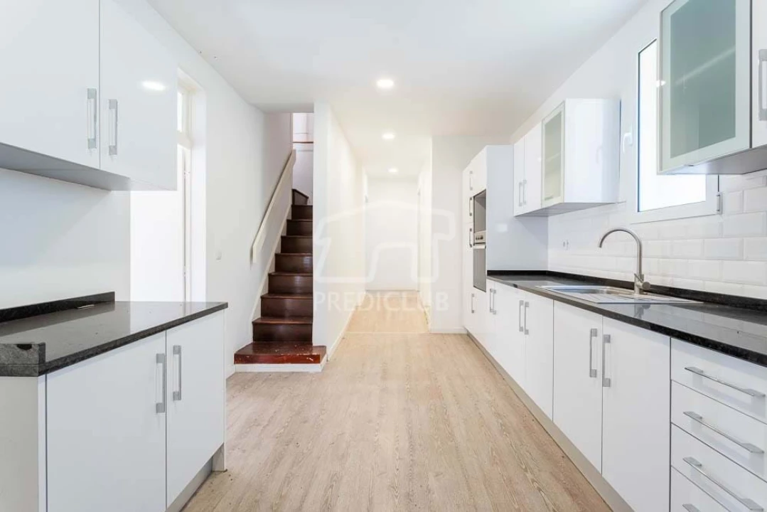 Moradia T4 para Venda em Ribeira Brava Foto 12