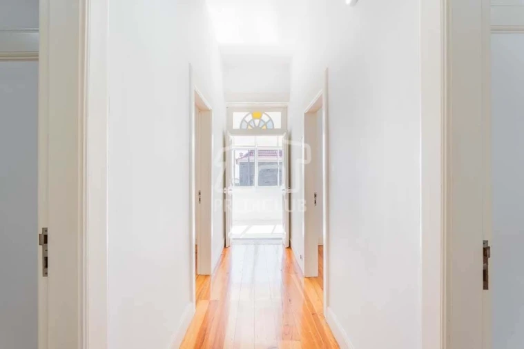 Moradia T4 para Venda em Ribeira Brava Foto 18