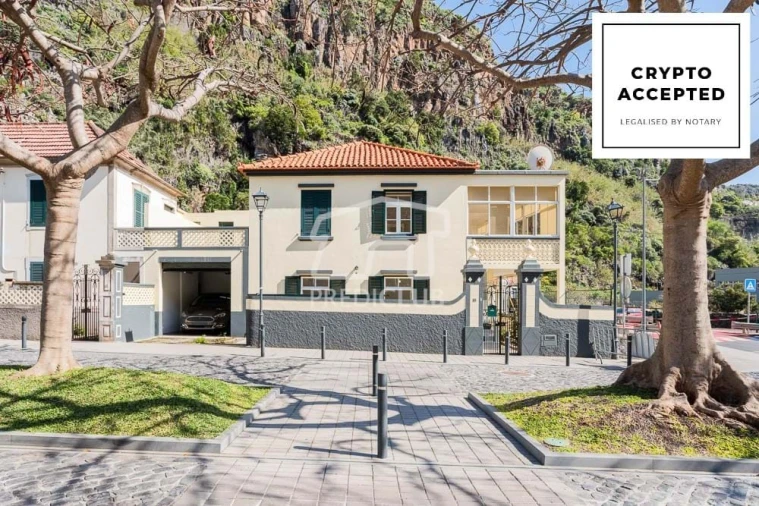 Moradia T4 para Venda em Ribeira Brava Foto 1