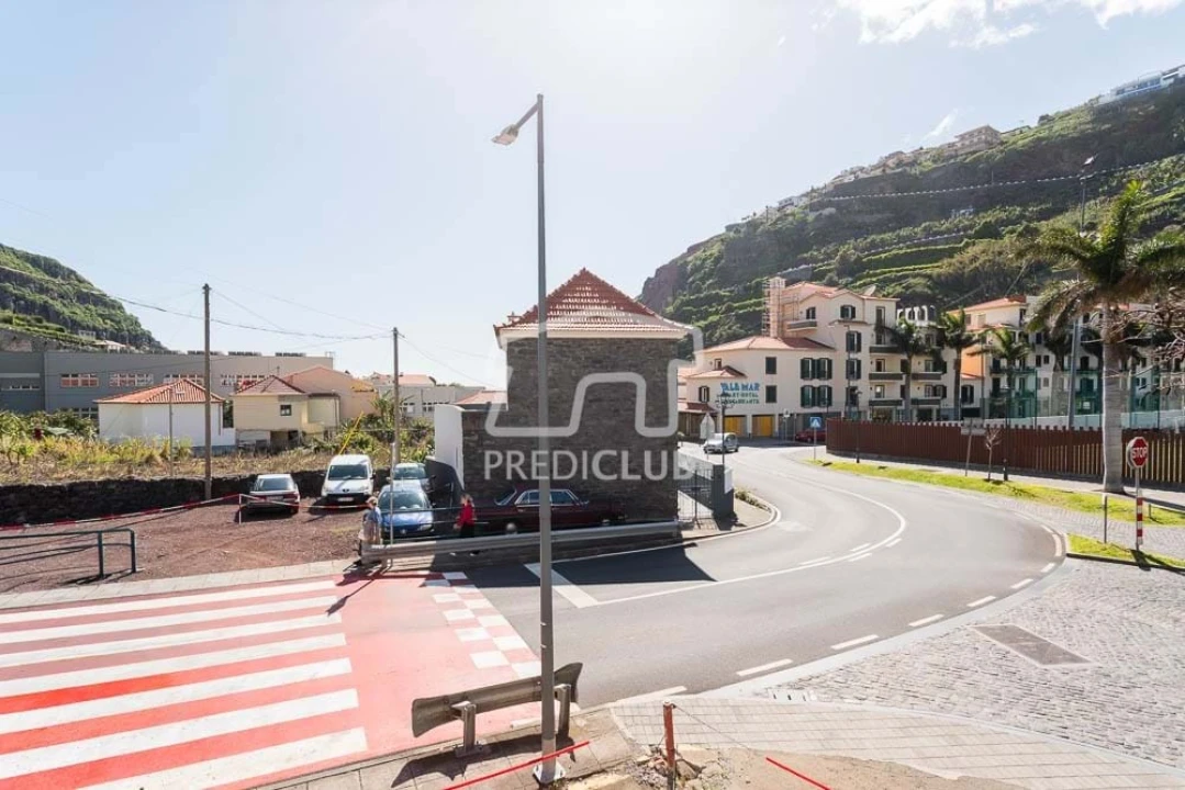 Moradia T4 para Venda em Ribeira Brava Foto 28