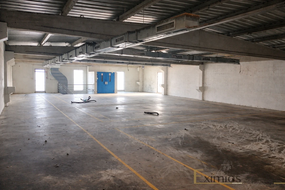 Armazém para Arrendamento em Touguinha e Touguinhó Foto 1