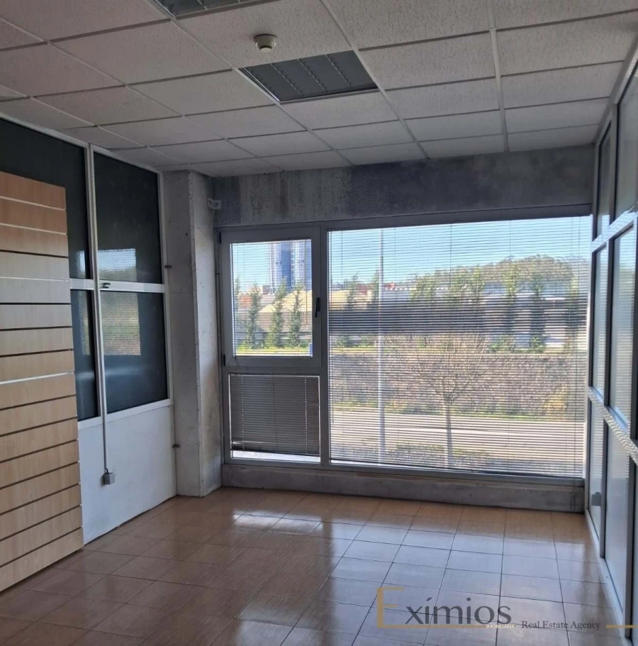 Armazém para Arrendamento em Touguinha e Touguinhó Foto 14