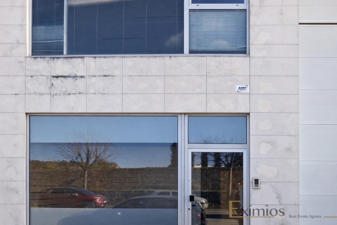 Armazém para Venda em Touguinha e Touguinhó Foto 1