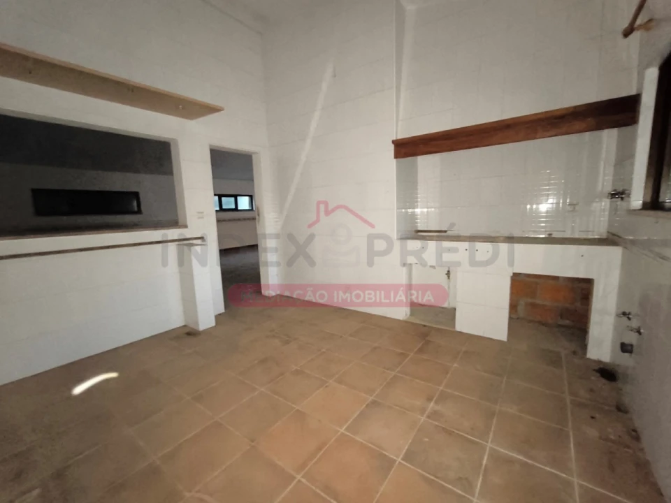 Moradia T5 para Venda em Sangalhos Foto 16