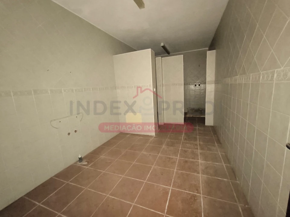 Moradia T5 para Venda em Sangalhos Foto 22