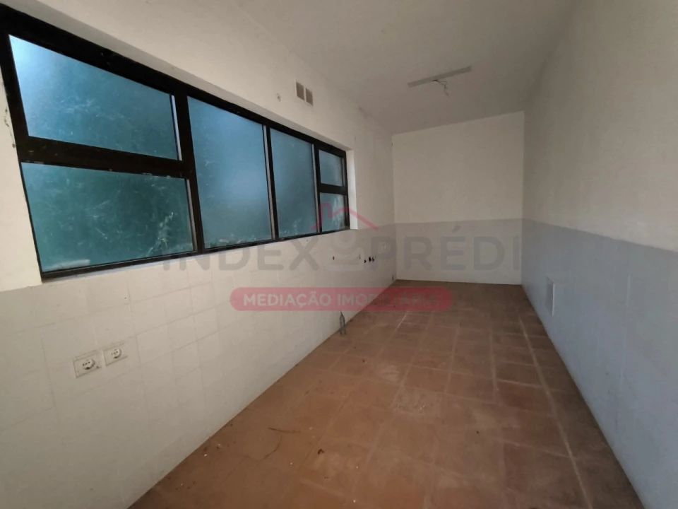 Moradia T5 para Venda em Sangalhos Foto 26