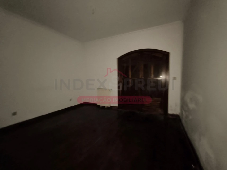 Moradia T5 para Venda em Sangalhos Foto 43