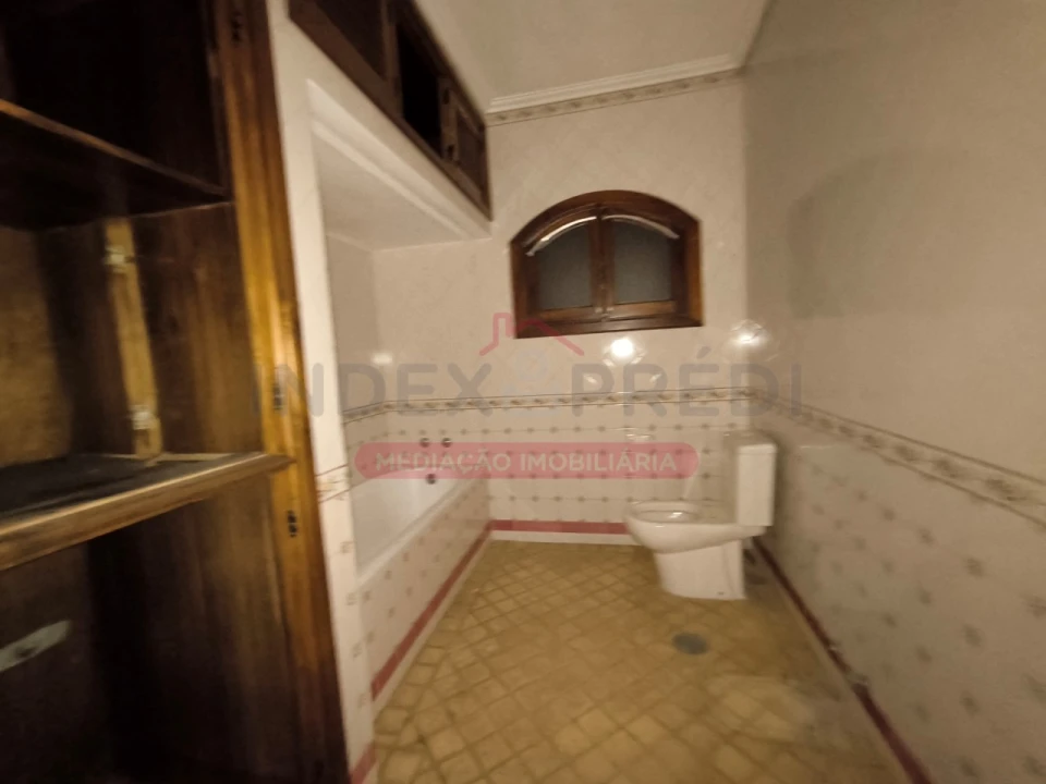 Moradia T5 para Venda em Sangalhos Foto 44