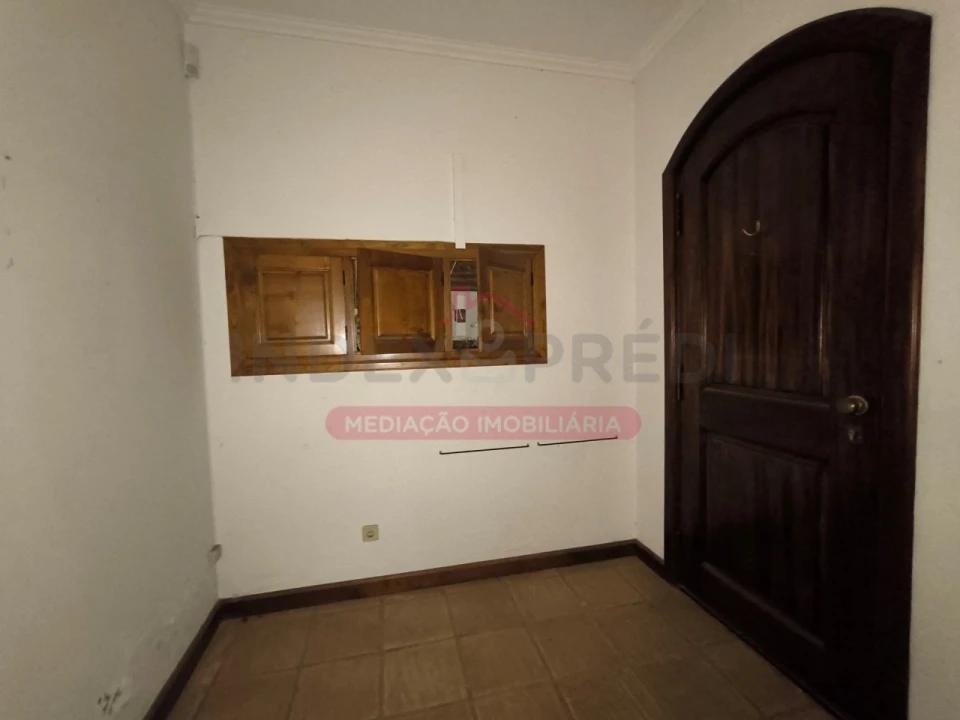 Moradia T5 para Venda em Sangalhos Foto 48