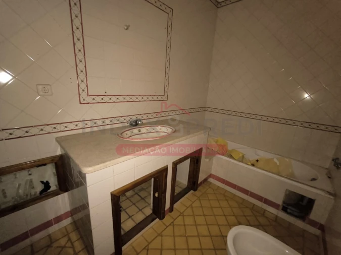 Moradia T5 para Venda em Sangalhos Foto 32