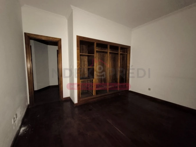 Moradia T5 para Venda em Sangalhos Foto 42