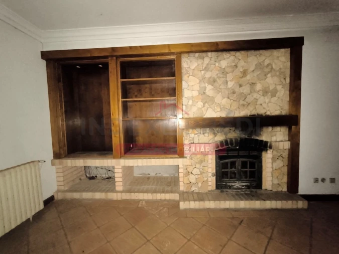 Moradia T5 para Venda em Sangalhos Foto 52