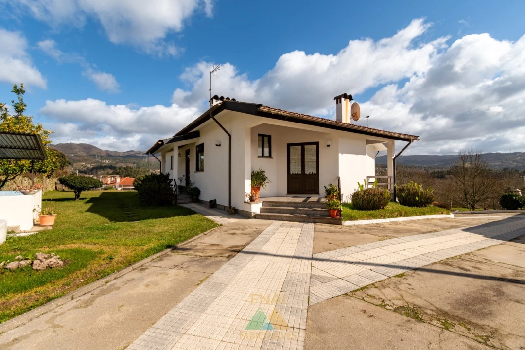 Moradia T3 para Venda em Gondoriz Foto 1