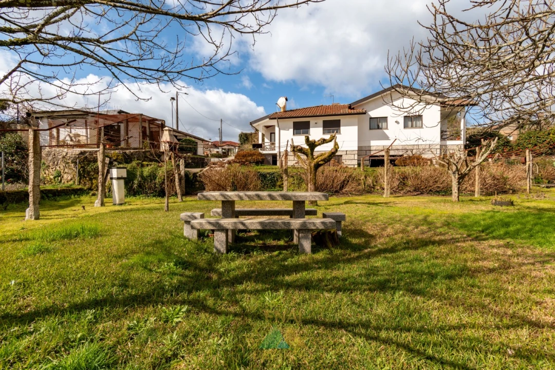 Moradia T3 para Venda em Gondoriz Foto 39