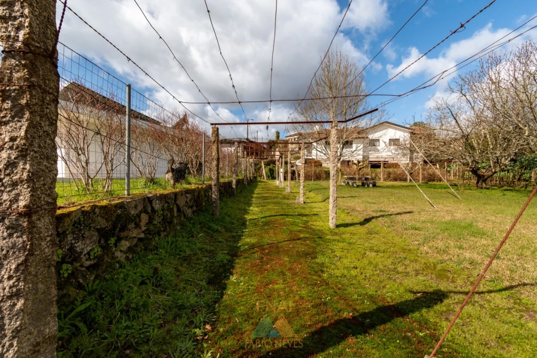 Moradia T3 para Venda em Gondoriz Foto 42