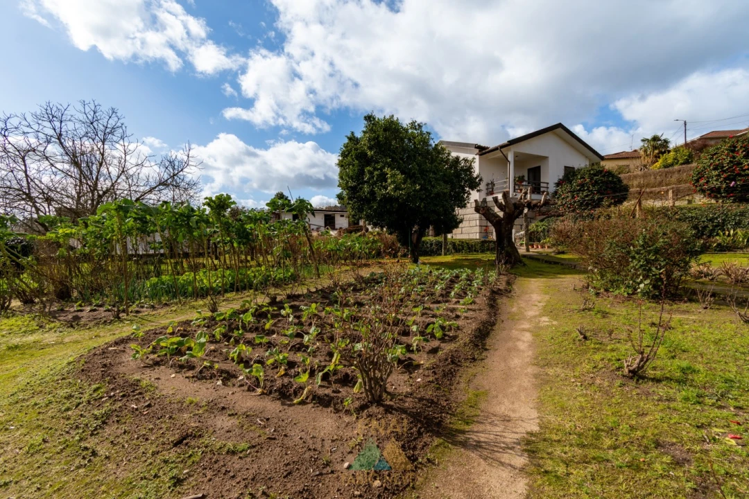 Moradia T3 para Venda em Gondoriz Foto 46